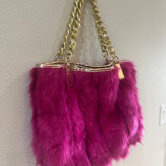 BETSEY JOHNSON fuchsia faux fur purse - Picture 9 of 15
